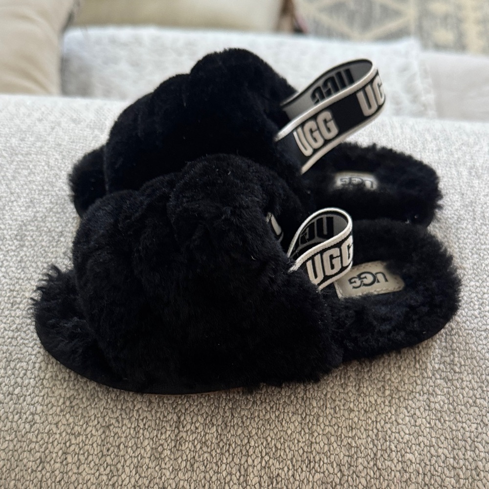 UGG Kids Black Fluffy Sandals